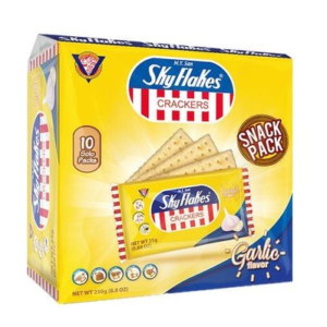 M.Y. San Skyflakes crackers with garlic flavour
